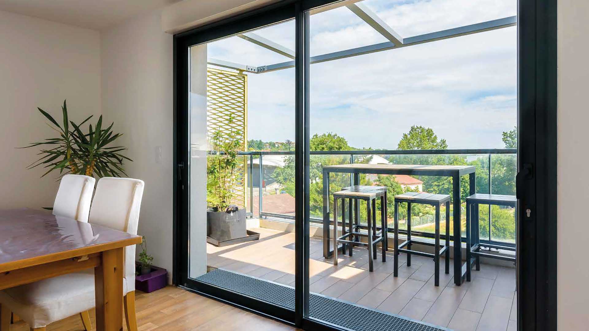 Aluminium In-line Sliding Doors